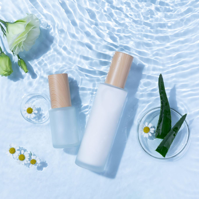 Helps smooth the visible appearance of fine lines and wrinkles